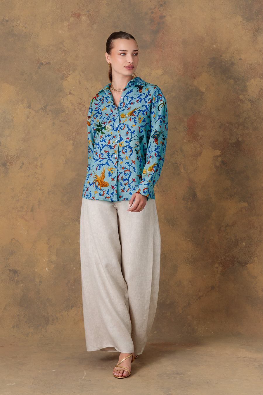 Camisa de lino turquesa para mujer delphos